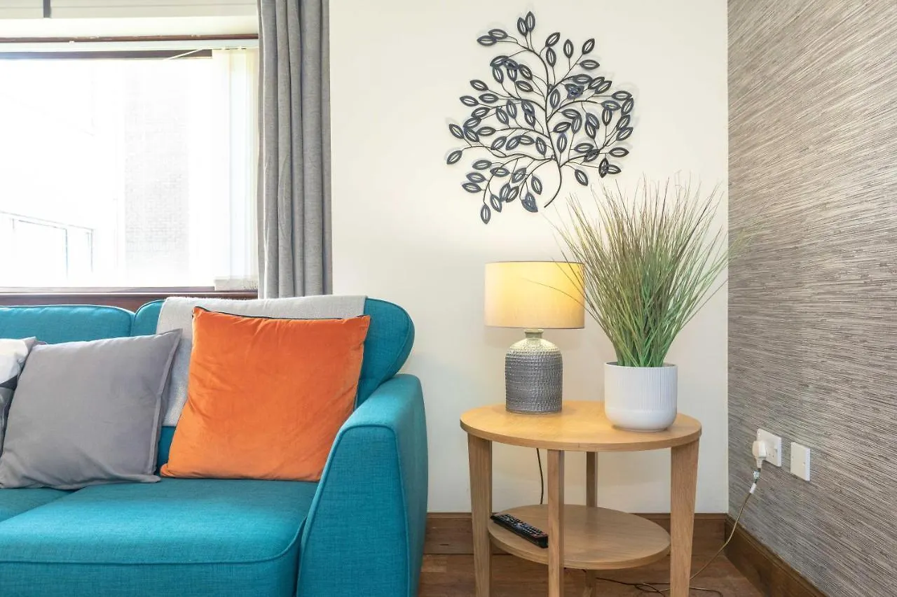 Allanfield Quiet Central Family Apartment With Parking Edinburgh United Kingdom