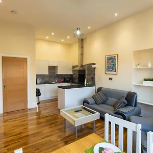 Apartment New 2 Bed With Stunning Views Of Arthur Seat Mountain, Edinburgh